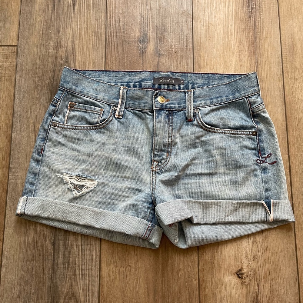 Light Wash Distressed Jean Shorts | EUC | Size 27 | ModCloth | Rolled Hem